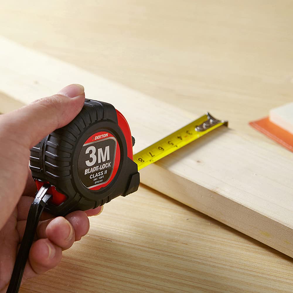 Dekton Class II Hard Case Tape Measure Blade - Lock Black 3Mtr x 19mm Dt55101
