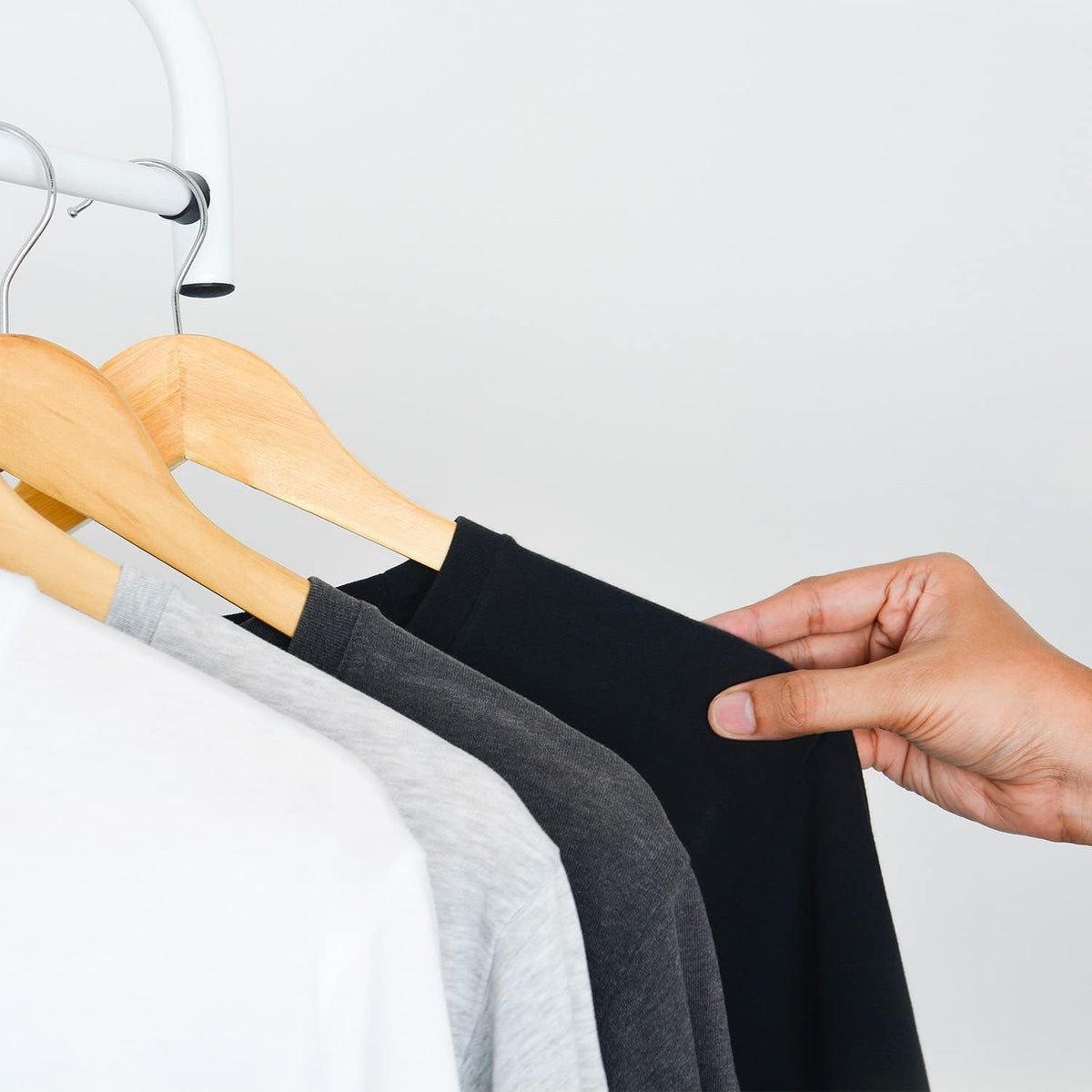 Kingfisher Wooden Coat Hangers with Notches and Bar Brown Pack of 5 123516 | Durable Clothes Hangers | Ideal for Jackets-Suits and Shirts | Made from Strong Hardwood