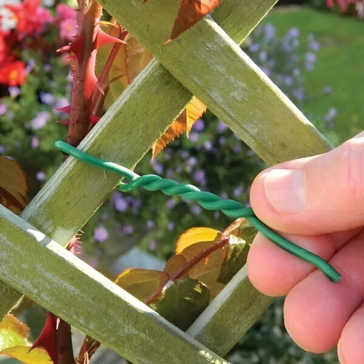 Green Blade Flexible Twist Garden Tie Green 2.5mm x 8Mtr TT151 | TPR Material | Durable | Reusable Garden Wire | For Use in the Garden - Greenhouse and Around the Home