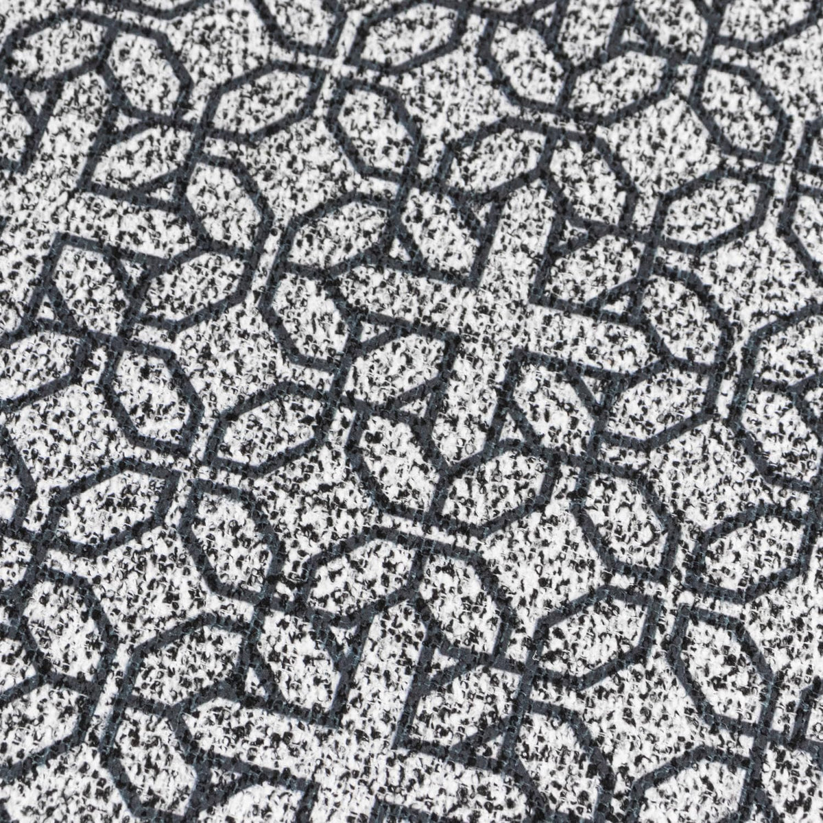 Avanti Printed Linen Effect Pattern Heavy-Duty Indoor Doormat Black and Grey 50cm x 75cm 01-337 | Non-Slip Rubber Backing Mat | Dirt and Moisture Absorbent | Perfect for Hallways and Kitchens | Keeps Floors Clean | Wrinkle-resistant