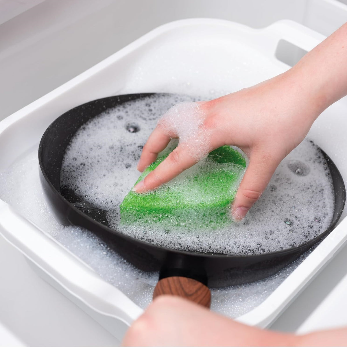 Addis Fairy Max Power Non-Scratch Teardrop Scourer Green Pack of 1 519866 | 2X Longer Lasting | Ideal for Air Fryers | Durable and Heavy Duty Scrubbing Pad | Point Design for Hard to Reach Corners | Next Level Performance