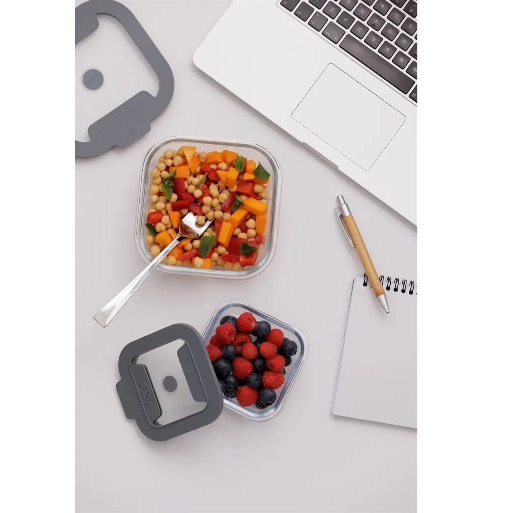 Kilner Square Fresh Storage Container Clear 0.31Ltr H5.5cm x W12.4cm x D11.4cm 25.095 | Freezer Safe | Dishwasher Safe | Oven Safe | Microwave Safe | Perfect for Fresh Snacks - Sauces and Dips
