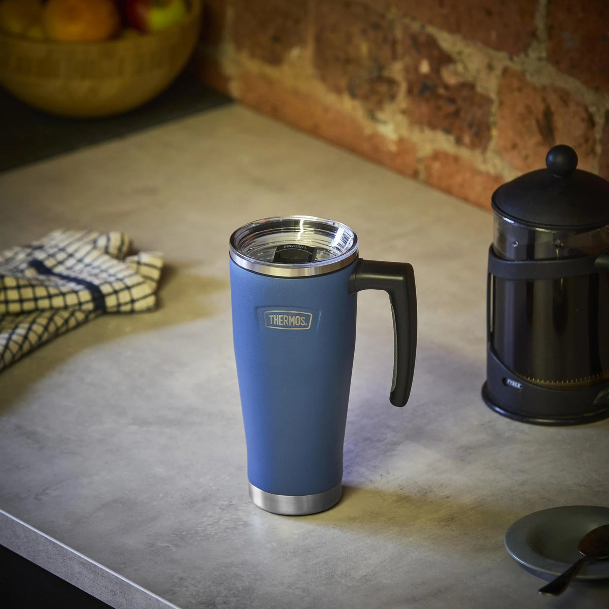 Thermos Icon Series Glide Travel Mug Solvent Navy 9.7cm x 13.2cm x 21.8cm 530ml 400g 239777 | Vacuum Insulated Stainless Steel Mug | Keeps Drinks Cold for 22Hrs and Hot for 6Hrs | Durable Leak-Proof Travel Water Bottle | Dishwasher Safe | Cup Holder