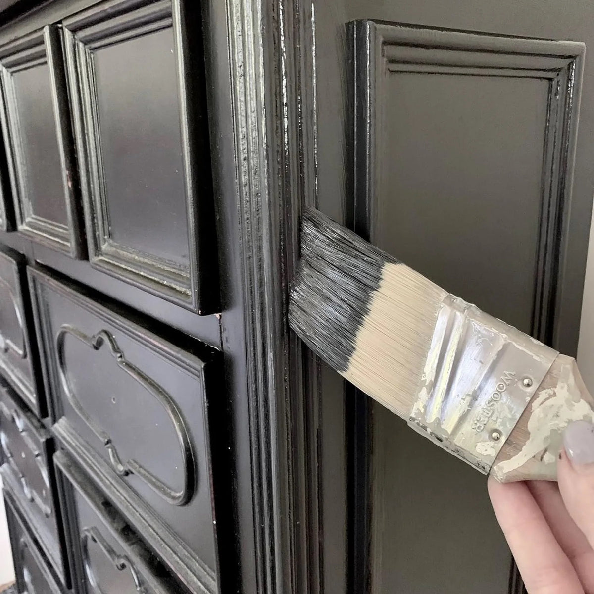 151 Non-Slip Paint Black 180ml DY016A | Hard Drying | High-Build | High-Performance | Paint for Steps-Stairs-Paths and Floors | For Interior and Exterior Use | For Metal Gates and Fences | Anti Slip Coating