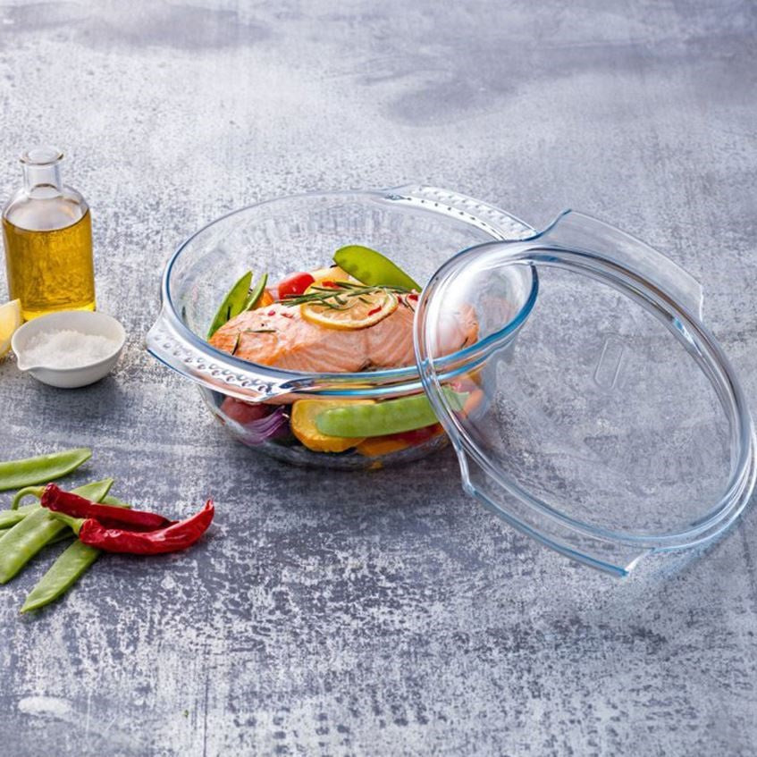 Pyrex Classic Round Glass Roasting Dish with Lid Clear 3.5Ltr 35cm x 23cm 112A000 | Oven Safe Borosilicate | Heat Resistant Casserole Dish