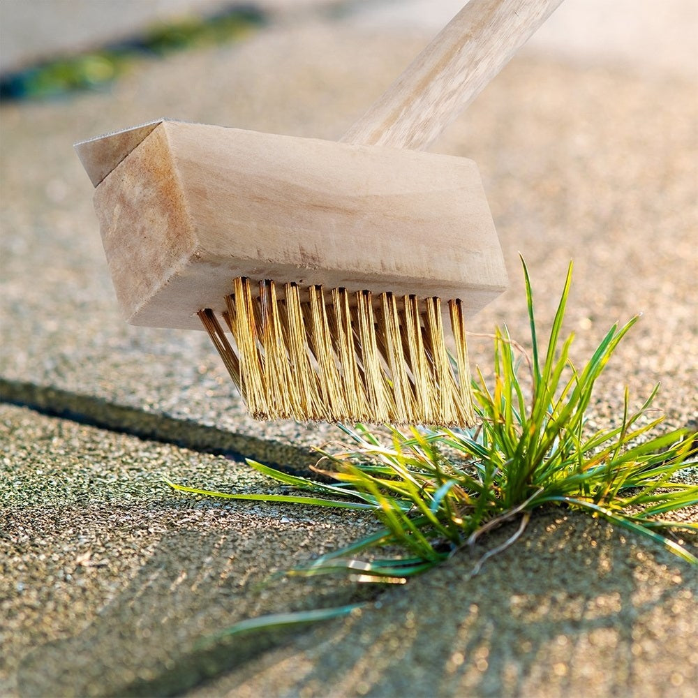 ProGarden Brass Wire Weed Brush with Natural Wood Handle Brown 36cm CG9000020 | Garden Weed Cleaning Brush | Patio Joint Scrub Brush | Paving Crack Weeder Tool