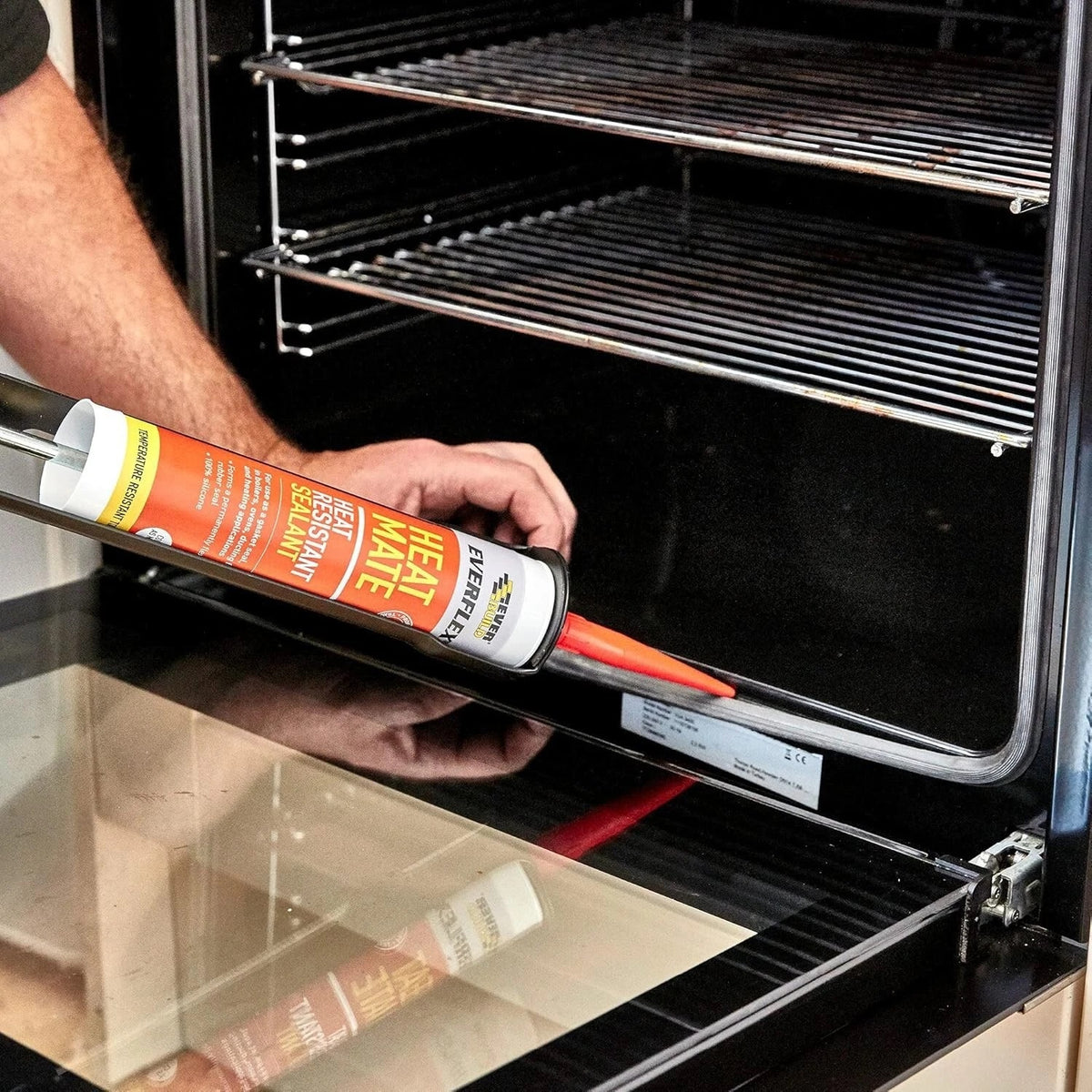 Everbuild Everflex Heat Mate Heat Resistant Sealant Black 295ml 484776 | Forms a Permanently Flexible Rubber Seal | 100 Percent Silicone | Temperature Resistant to 275 Degree Celsius | Quick Drying Time