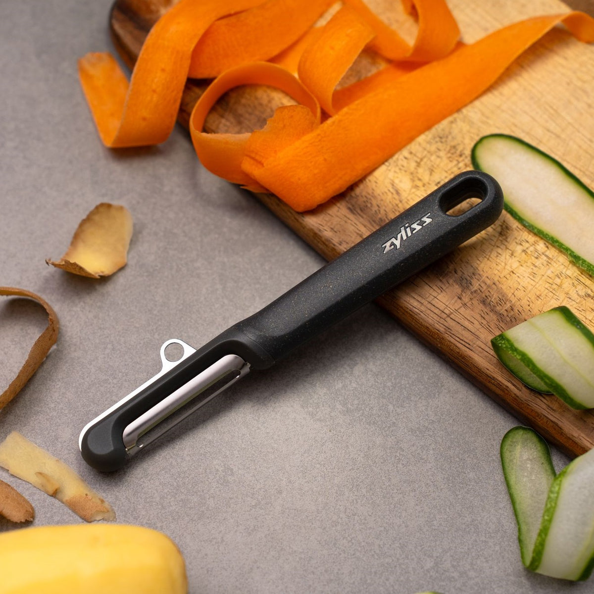 Zyliss Eco Handle Swivel Peeler Grey E950046 | Vegetable Peeler | Potato Peeler | Swivel Blade Peeler | Fruit Peeler | Eye Cutter and Scraper