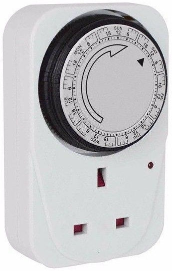 Daewoo Electricals Seven Day Mechanical Timer White 240V AC 50Hz 3120W TMR1008