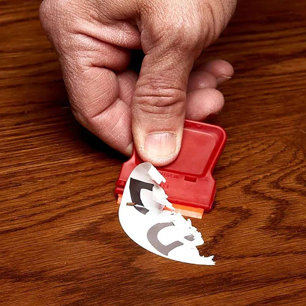 Dekton Mini Scraper with 5 Plastic Blades Red and Yellow DT85966