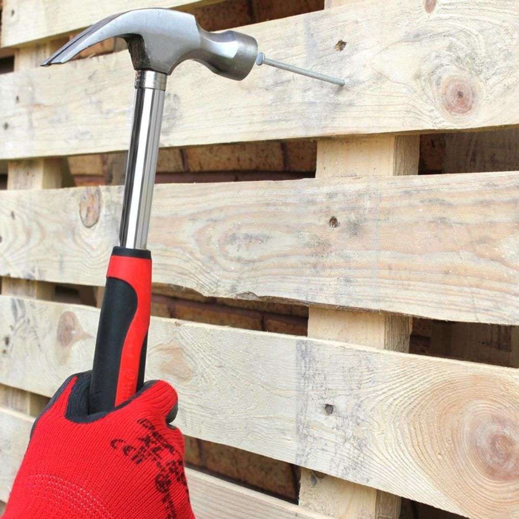 Dekton Carbon Steel Claw Hammer 8oz Red and Black DT10129 | Drop Forged | Durable Carbon Steel