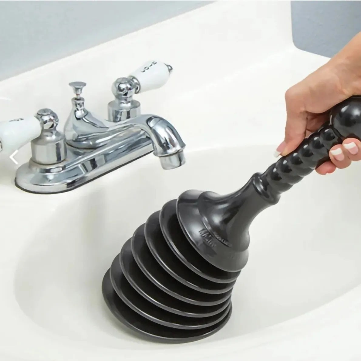 Dekton Master Plunger Black Medium DT30332 | Ideal for Sinks and Toilets | Easily Cleaned