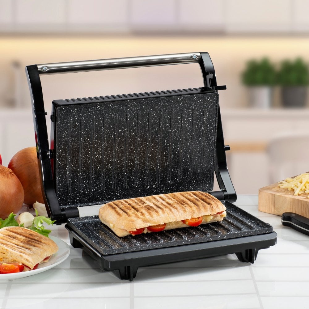 Daewoo Panini Press Sandwich Maker and Grill Black 23.5cm x 31cm x 11cm SDA1574 | Health Grill | Non-Stick Plates | Power Indicator Lights | Non-Slip Feet | Extra Wide 180 Degree Opening | Perfect Panini Press | 900W Power