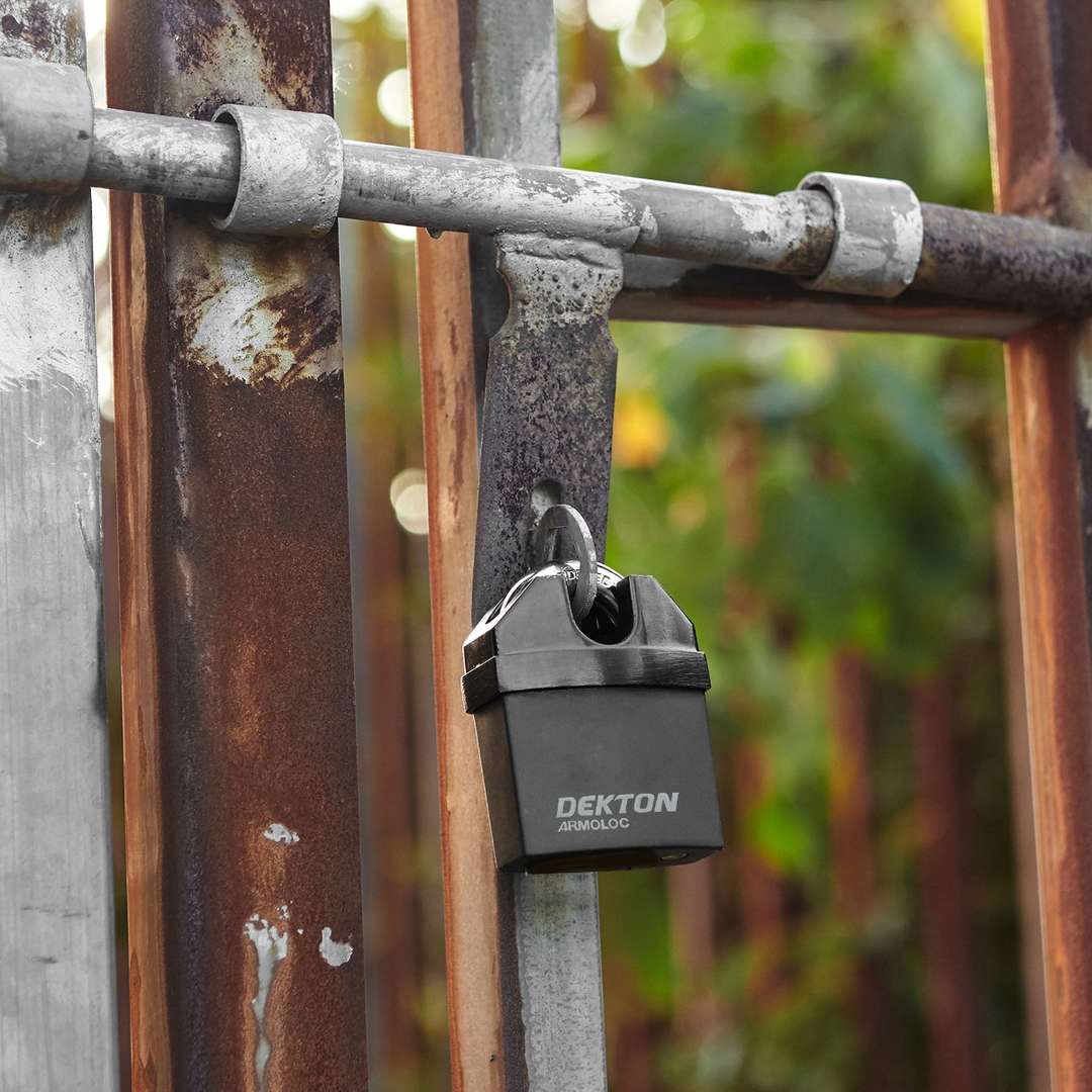Dekton Closed Shackle High Security Padlock Black 60mm DT71085 | Standard Security | 4 Keys Included