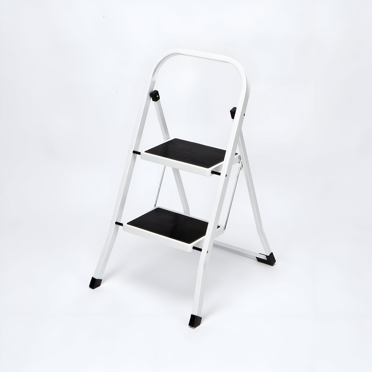 Highlands Hardware 2 Step Metal Ladder with Rubber Mat White 46.5cm x 52cm x 81cm LADD17