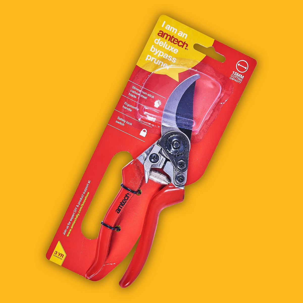 Amtech Bypass Pruner Red U0375 | Strong Non-Stick Carbon Steel Blade | Ergonomic Handle | Safety Lock Switch | 15mm Cutting Capacity