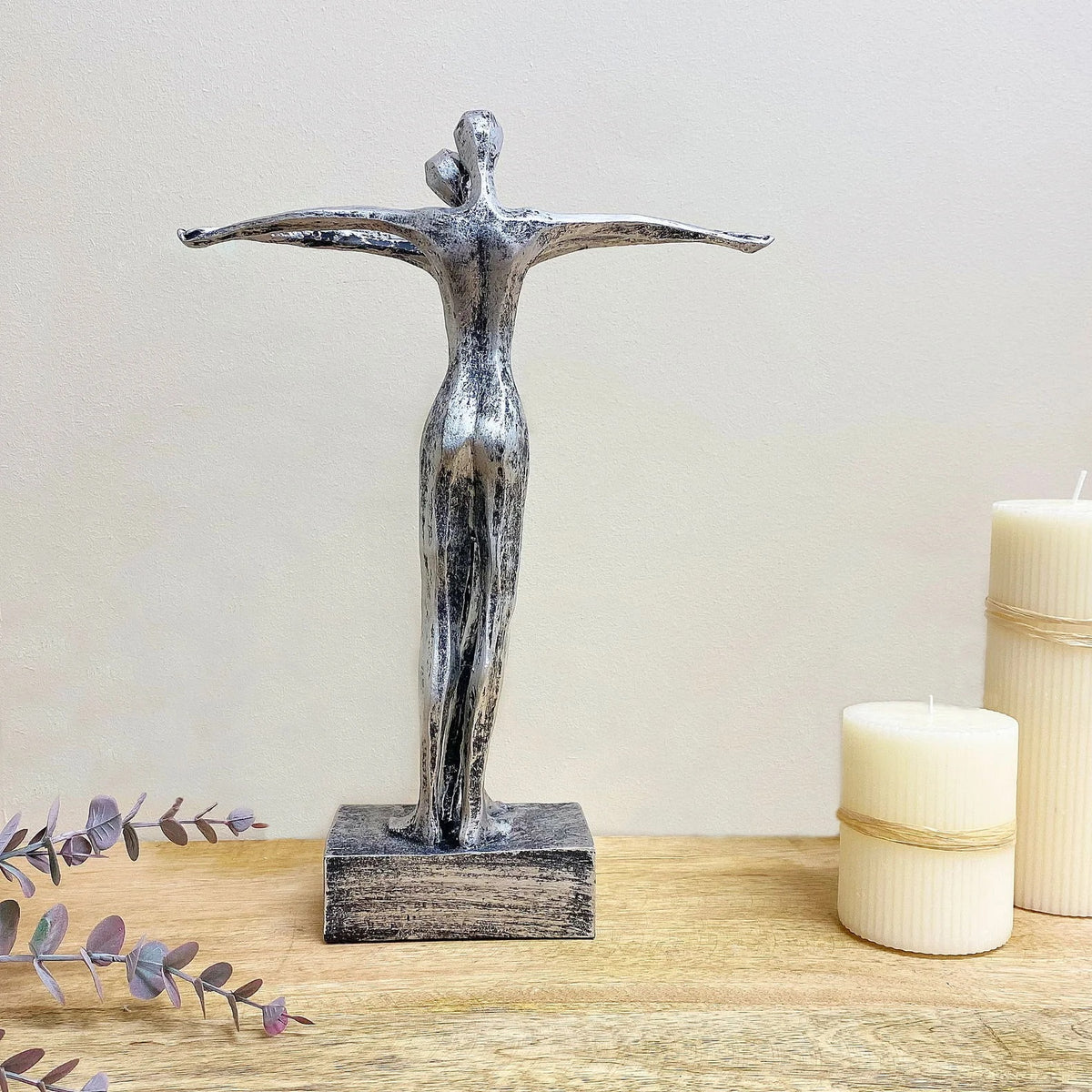 SiL Couple Stautue Ornament Silver 25cm x 8cm x 35cm OR2111 | Made of Polyresin | Elegant Modern Art Figurine | For Home and Office Decor