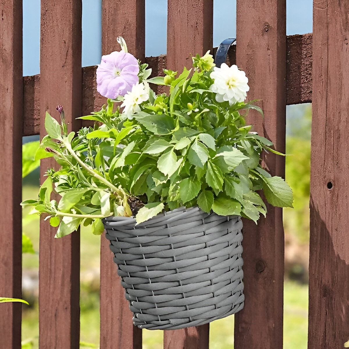 Smart Garden Faux Rattan Hanging Pot Slate 8-Inch 6021024 | Pre - Lined for Easy Planting | Ideal for Fences - Balconies - Walls and Railing | UV Resistant Poly Rattan for Long Life and Good Looks | Will Hold up to 2 Litres of Compost
