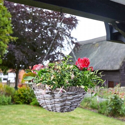 Smart Garden Raffina Faux Rattan Hanging Basket Planter with Chain and Liner Silver and Brown 14-Inch 6021010 | Weather-Resistant | Hanging Flower Pot for Outdoor and Indoor Use | Robust Construction for Long Life | Root Proof