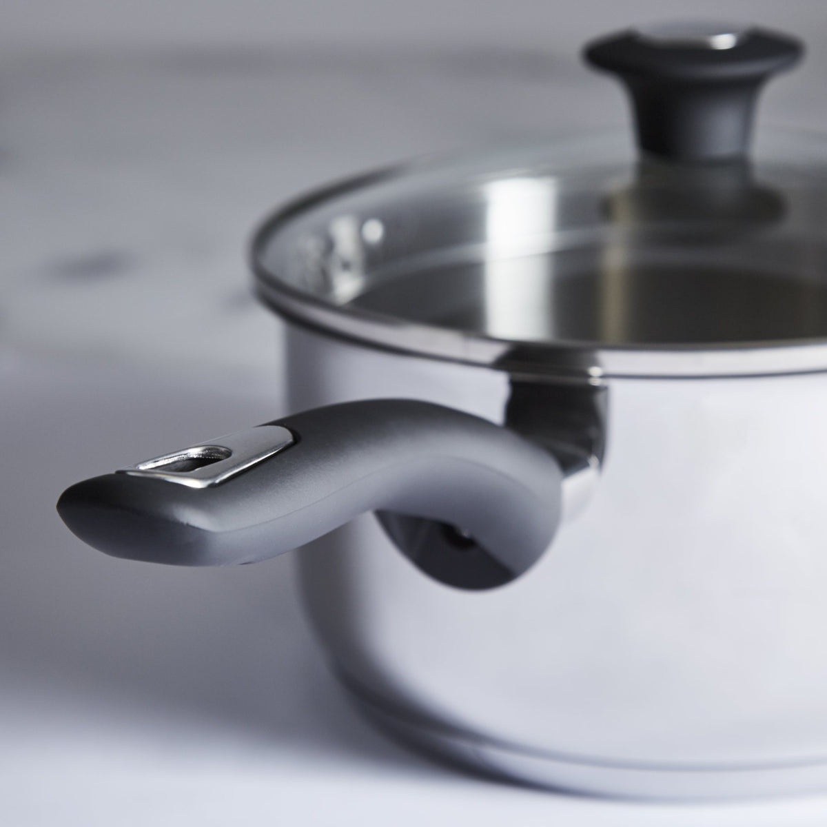Simply Home Saucepan with Draining Lid Stainless Steel 20cm 2.7Ltr AIS10032 | Heat Resistant | Soft Touch