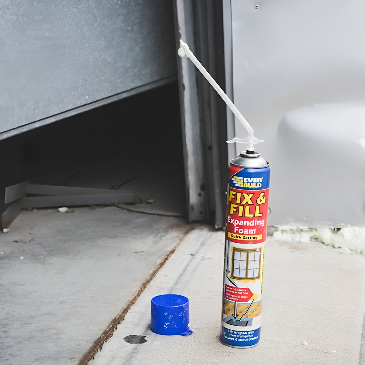 Everbuild Fix and Fill Expanding Foam Filler Multicolour 750ml EVFF7 | Quick Setting | Fills Irregular Gaps | Fixes Framework | Insulates and Sounds Deadens