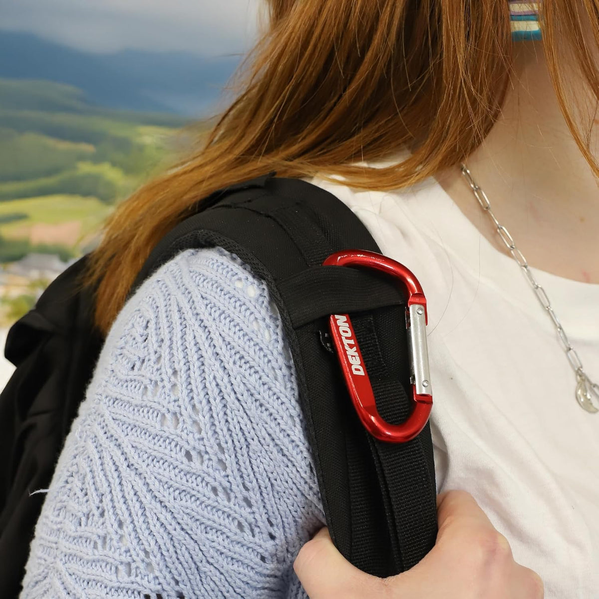 Dekton Spring Loaded Snap Hooks Red and Silver Medium 60mm Pack of 2 DH70140 | One Hand Operation | Max Weight - 40Kg | Lightweight and Strong | Waterproof | Rustproof | Durable | Made from Lightweight and Strong Aluminium | Self-Closing Mechanism