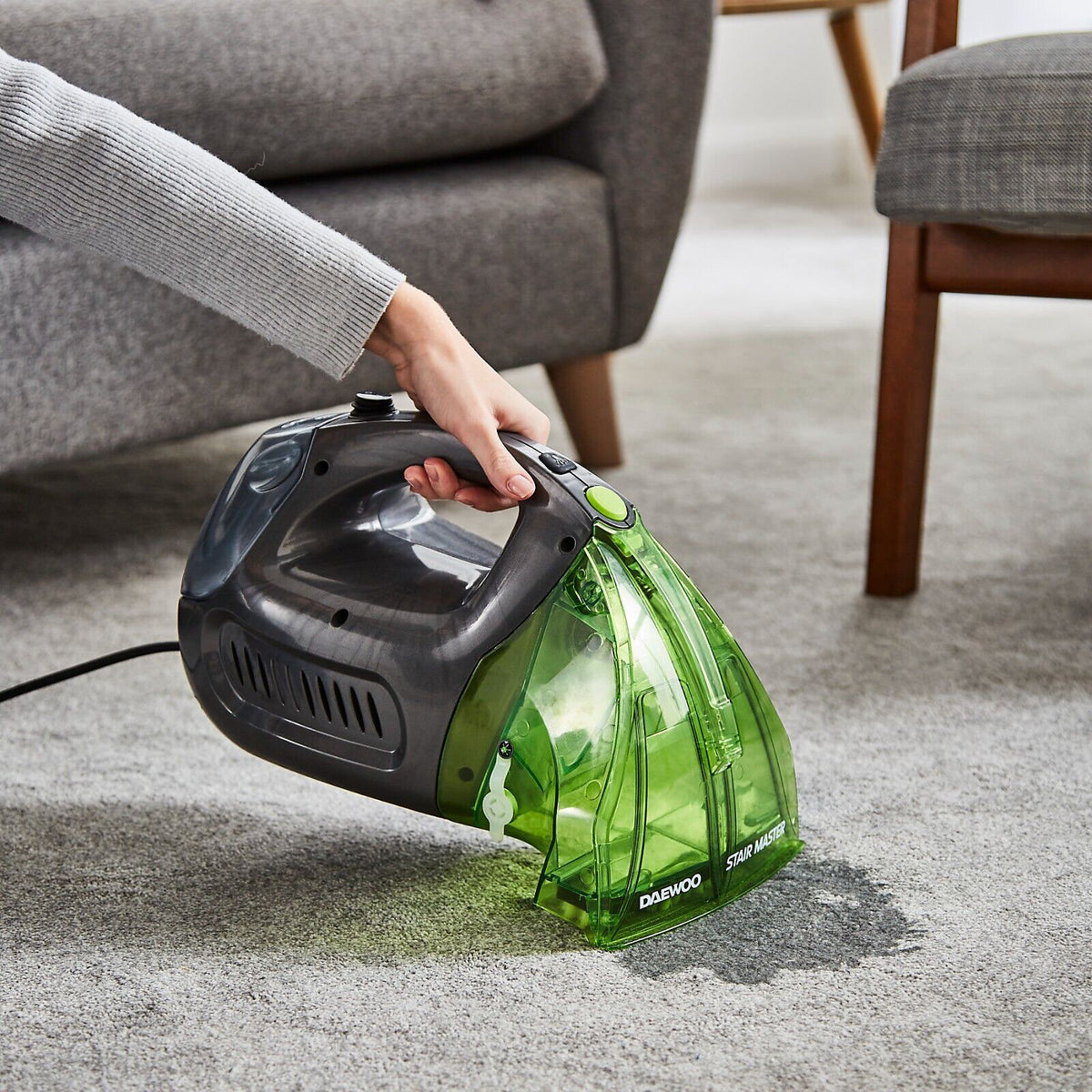 Daewoo Hurricane Stair Master Carpet and Upholstery Cleaner Black and Green FLR00161 | 500W Power | 480ml Clean Water Tank | 900ml Dirty Water Tank | Easy Clean and Empty | Easy Fill | 5Mtr Corded