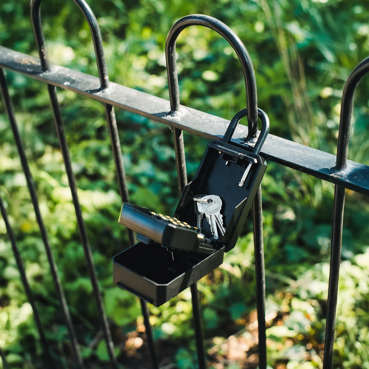 Squire Combination Key Keep 2 PB Black KEYKEEP2 PB | Portable Lock Box | Durable Construction | 12 Button Recodable Combination Lock | Weather Resistant Cover | Easy to Fit and Recode | Keep your Spare Keys Safe | Soft Touch Back and Coated Shackle to
