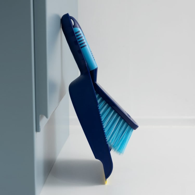 Addis Flash Dustpan and Brush Set Blue 519763 | Superior Sweep with Advanced Bristle Technology | Tough on Dirt | Gentle on Surfaces | Cleaning Tool for Home Use