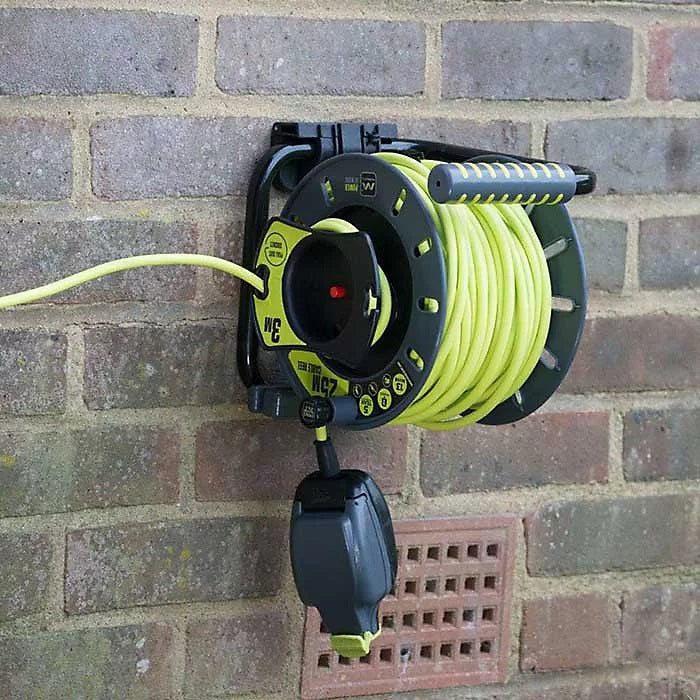 Masterplug Pro-XT 1 Socket Cable Reel with Carry Handle Grey and Green 25Mtr OMU2513FL3IP-PX | 13Amps | Heavy Duty Extension Lead | Ideal for Site and Workshop Use
