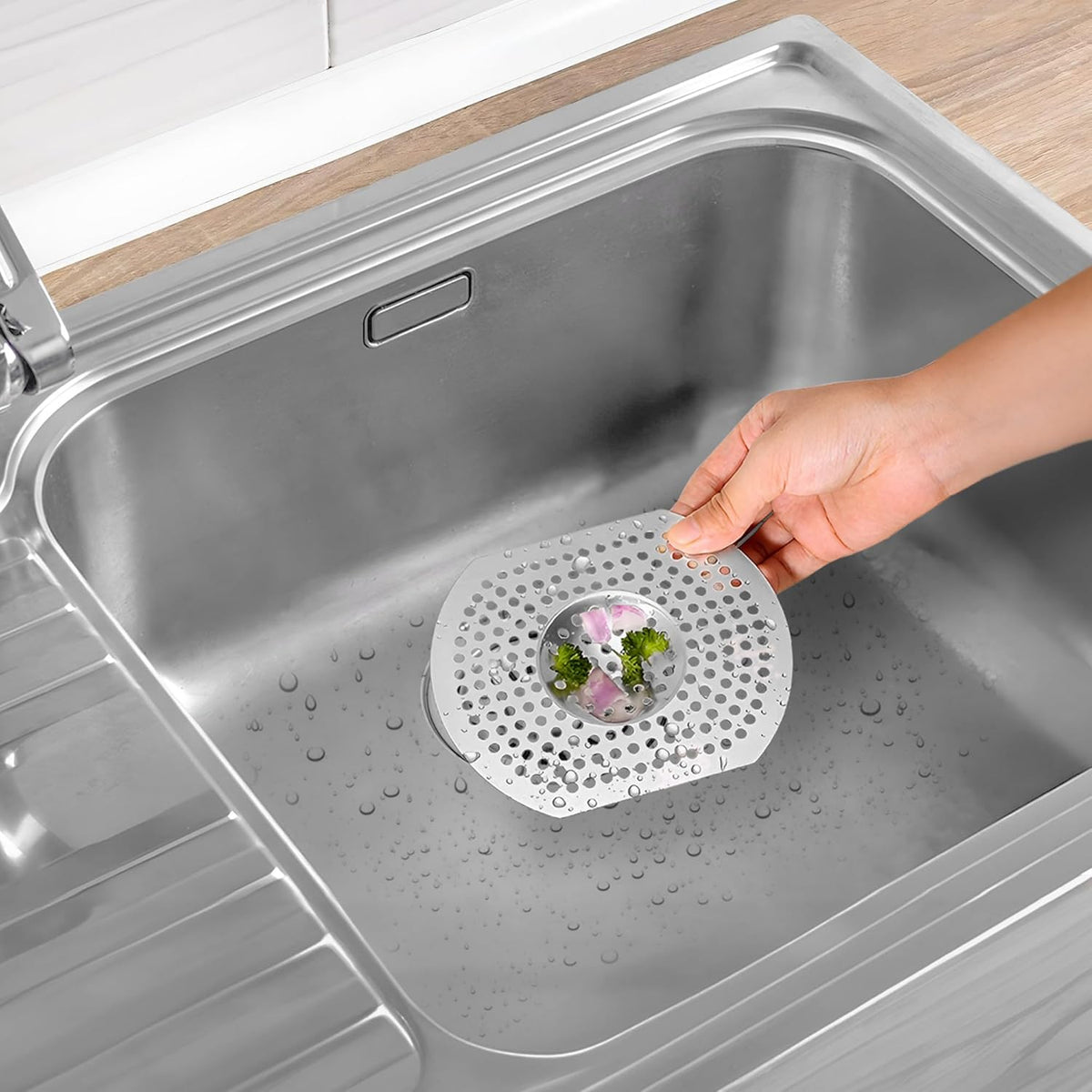 Chef Aid Stainless Steel Sink Strainer Silver Large 10E02382 | Prevents Clogs | Rust-Resistant | Fits Most Standard Drains