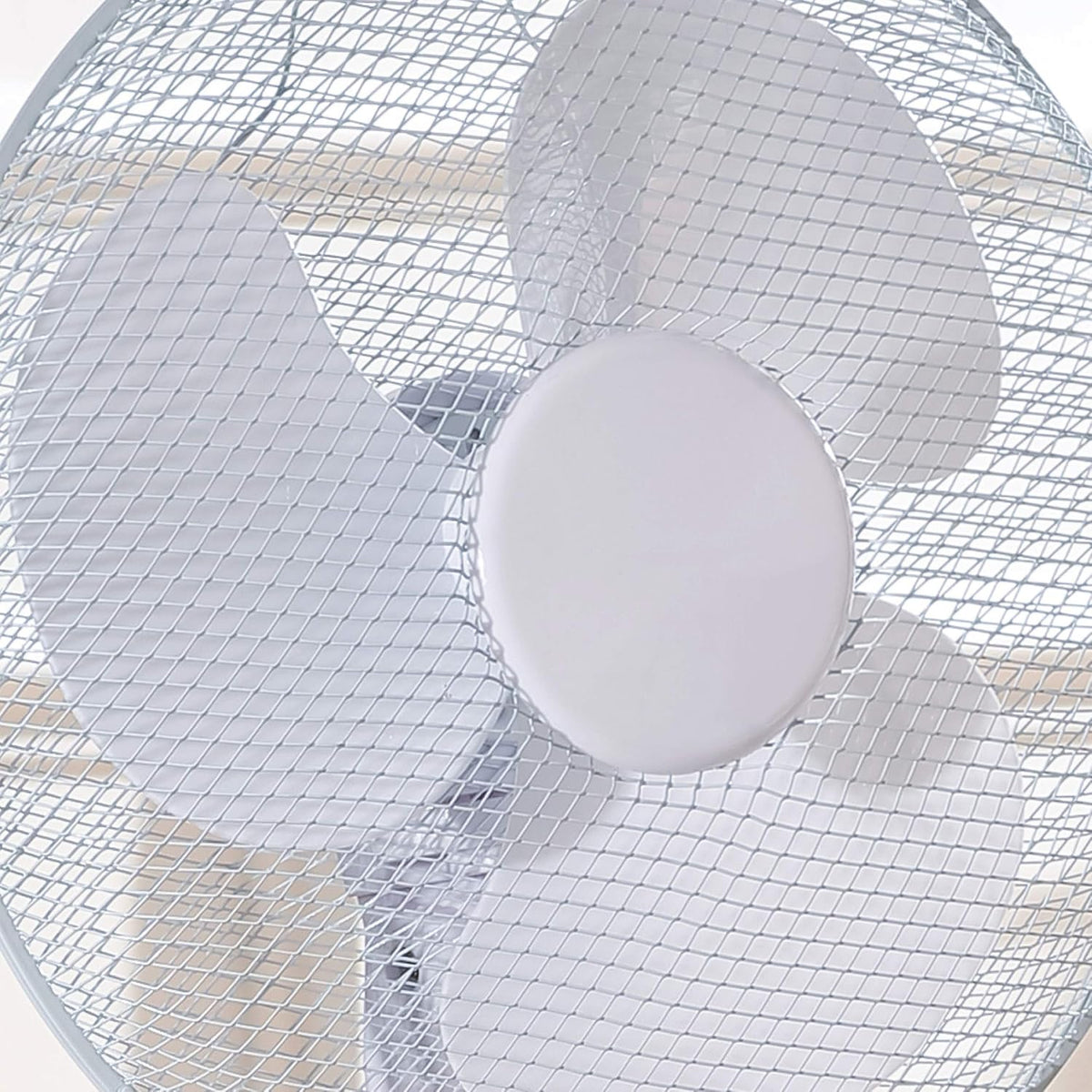 Daewoo Stand Pedestal Fan White 16-Inch COL1065 | 3 Speed Settings | Adjustable Height | Mesh Grill | Oscillating Function | Instant Cool Air | Up and Down Tilt