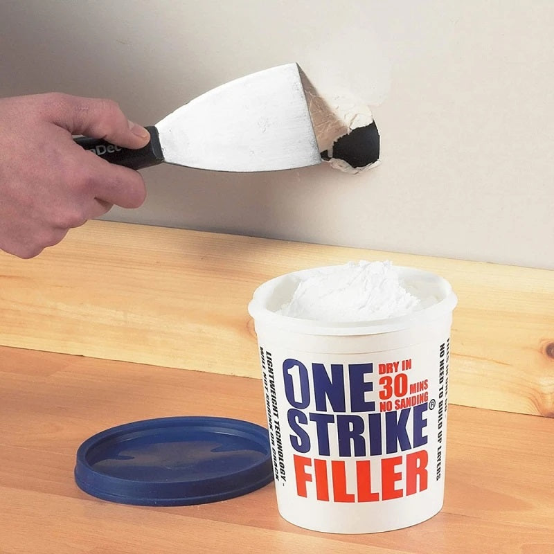 Everbuild One Strike Filler White 450ml ONE05 | Dry in 30 Mins No Sanding | Lightweight Technology - Will Not Shrink or Crack | Fills in One Go - No Need to Build Up Layers