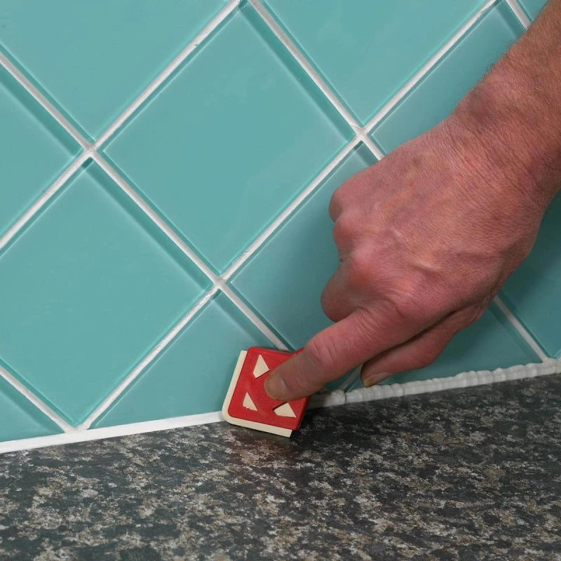 Everbuild Sealant Smooth Out Tool Red EVBSMOOTHOUT | Unique Patented Tool | Creates a Perfect Seal Everytime | Works on all Types of Sealant