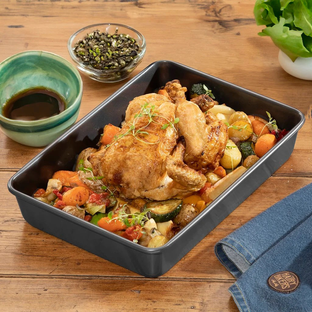 Hairy Bikers Roasting Tin Black Medium 0.8mm BKW1844 | Oven Safe | Dishwasher Safe | Freezer Safe | Non Stick
