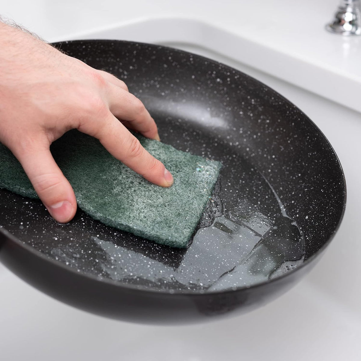 Addis Fairy Extra Strong Scouring Pad Dark Green 11cm x 16.5cm Pack 3 518939 | Long Lasting | Ideal for Burnt on Food and Grease