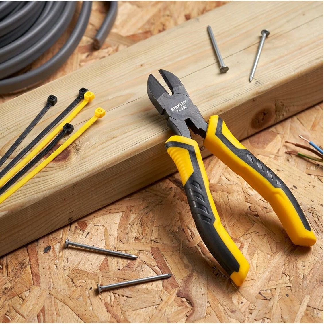 Stanley Dynagrip Diagonal Cutting Pliers Yellow and Black 150mm STHT0-74362 | 3-Zone Grip | Precision Wire Cutter for Electrical and DIY Use