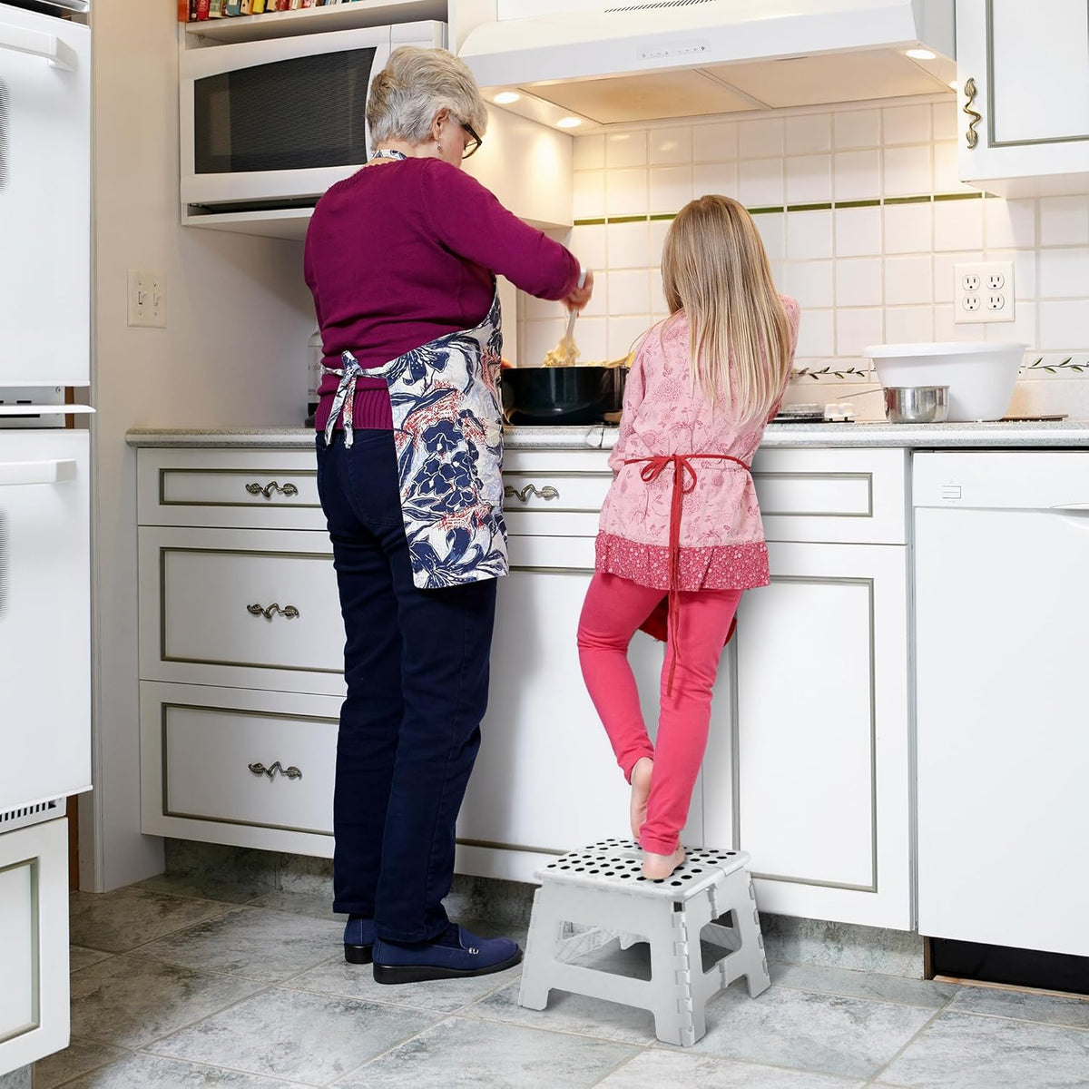 DID Folding Step Stool White 22cm x 22cm x 29cm HH2606 | Non-Slip Surface | Carrying Handle | Space Saving and Foldable | Supports Up to 150Kg | Stable and Easy to Store
