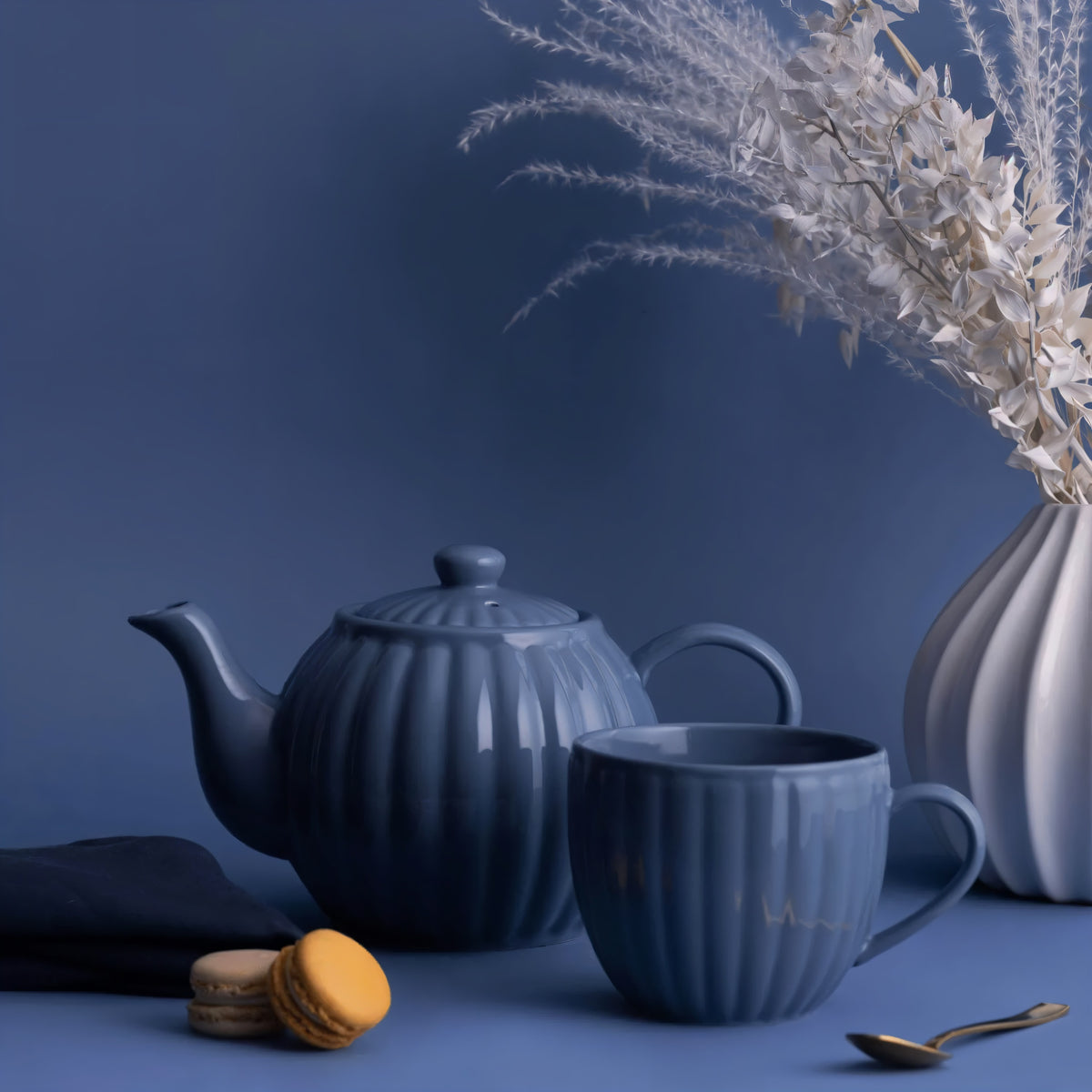 Price and Kensington Luxe 6 Cup Teapot Bluebell 1100ml 56.81 | Dishwasher Safe and Microwave Safe