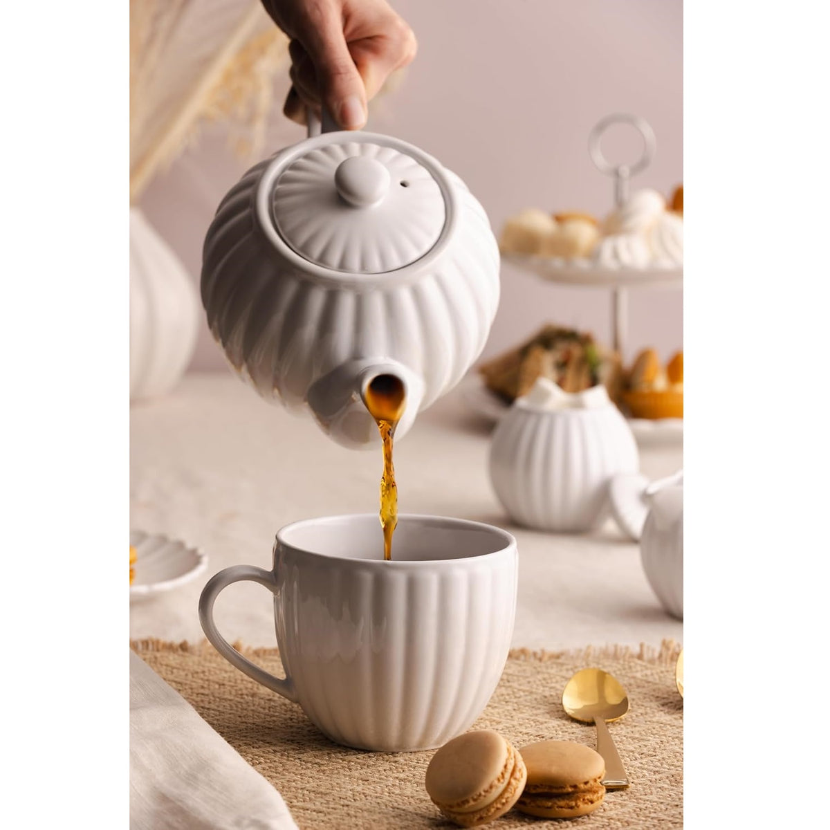 Price and Kensington Luxe 6 Cup Teapot White 1100ml 56.814 | Dishwasher Safe and Microwave Safe