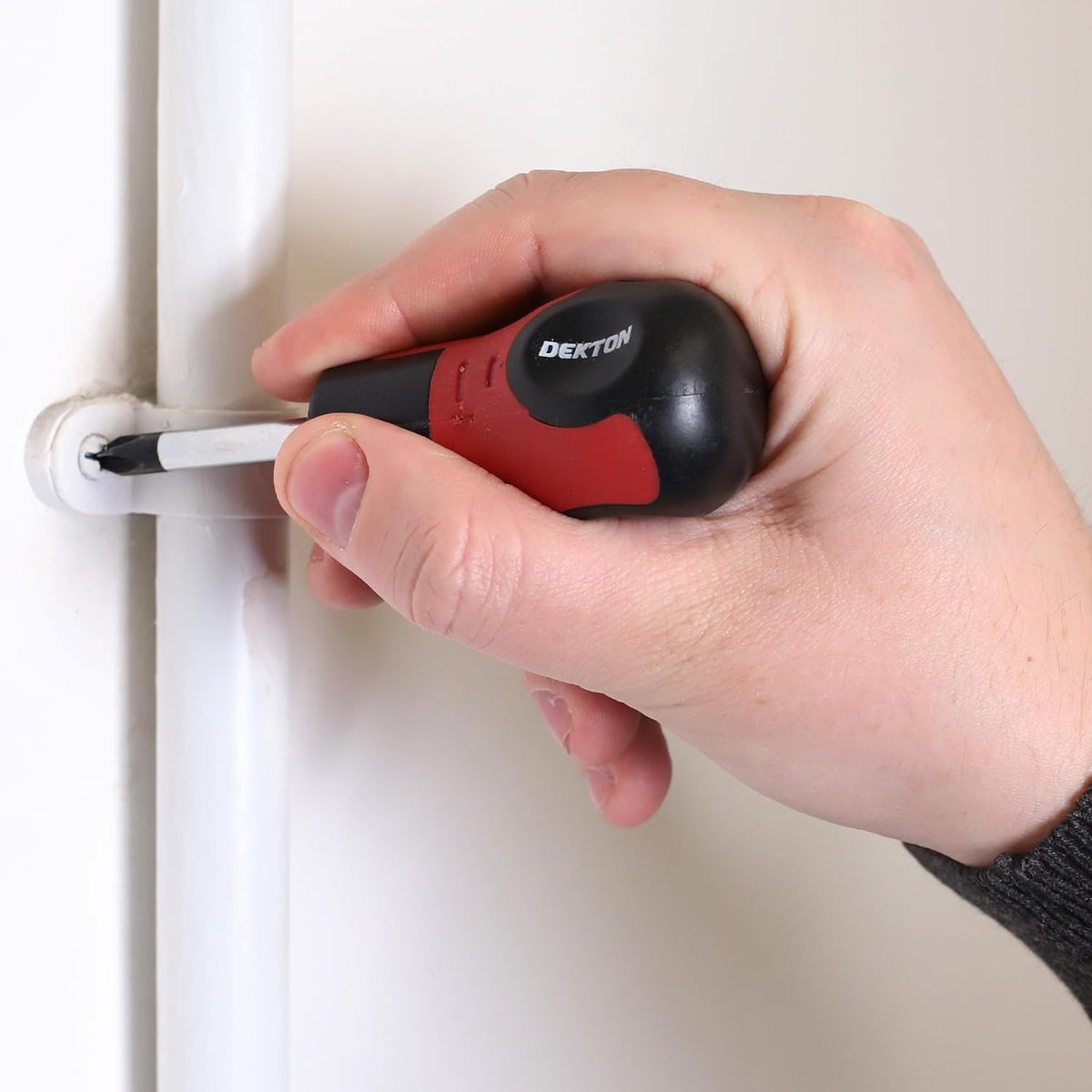 Dekton Pozi Number 2 Sure Grip Screwdriver Red and Black 38mm DT65160B | Strong CR-V Steel | Magnetic Tip