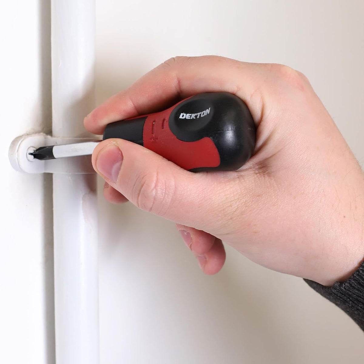 Dekton Philips Number 2 Sure Grip Screwdriver Red and Black 38mm DT65170B | Strong CR-V Steel | Magnetic Tip