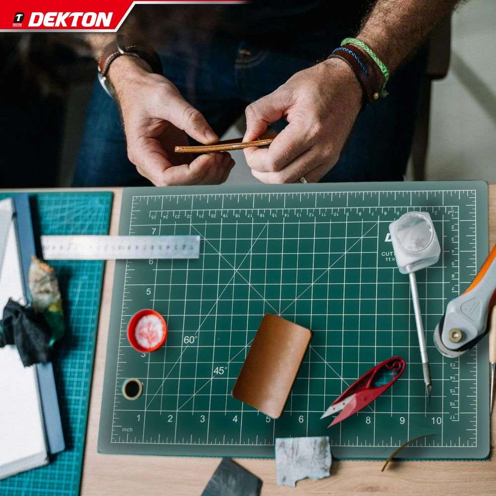 Dekton A4 Cutting Mat Green 220mm x 300mm DT60152 | Special Non Slip Surface | 1cm Square Grid | 3mm Thick