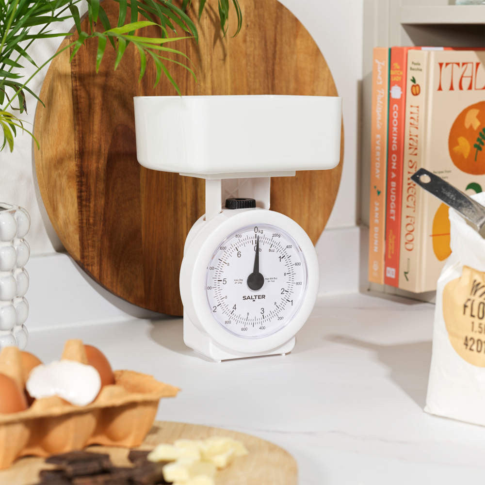 Salter Mechanical Kitchen Scale White 24cm x 18cm 112 WHFEU12 | Max Weight 3Kg | Compact Design | Easy-Read Dial | 1Ltr Dishwasher Safe Bowl | No Battery Required