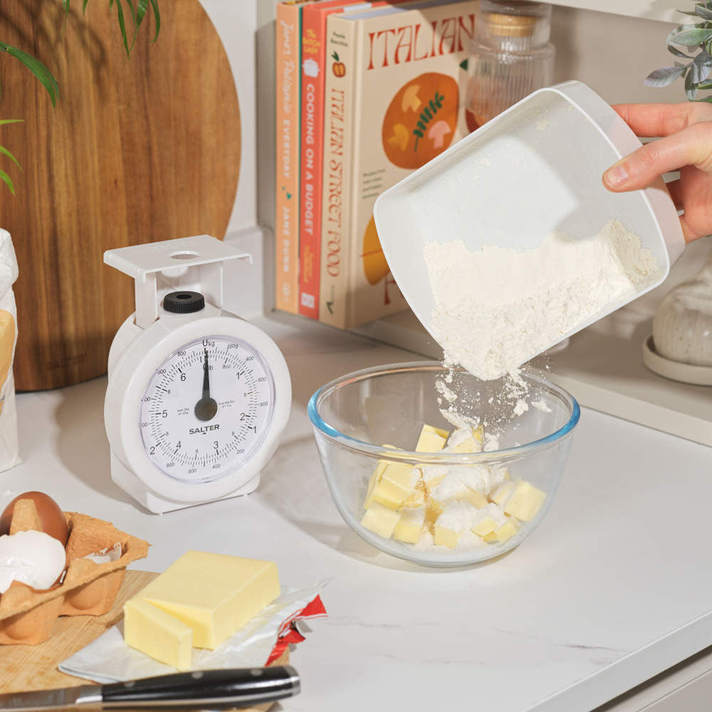 Salter Mechanical Kitchen Scale White 24cm x 18cm 112 WHFEU12 | Max Weight 3Kg | Compact Design | Easy-Read Dial | 1Ltr Dishwasher Safe Bowl | No Battery Required