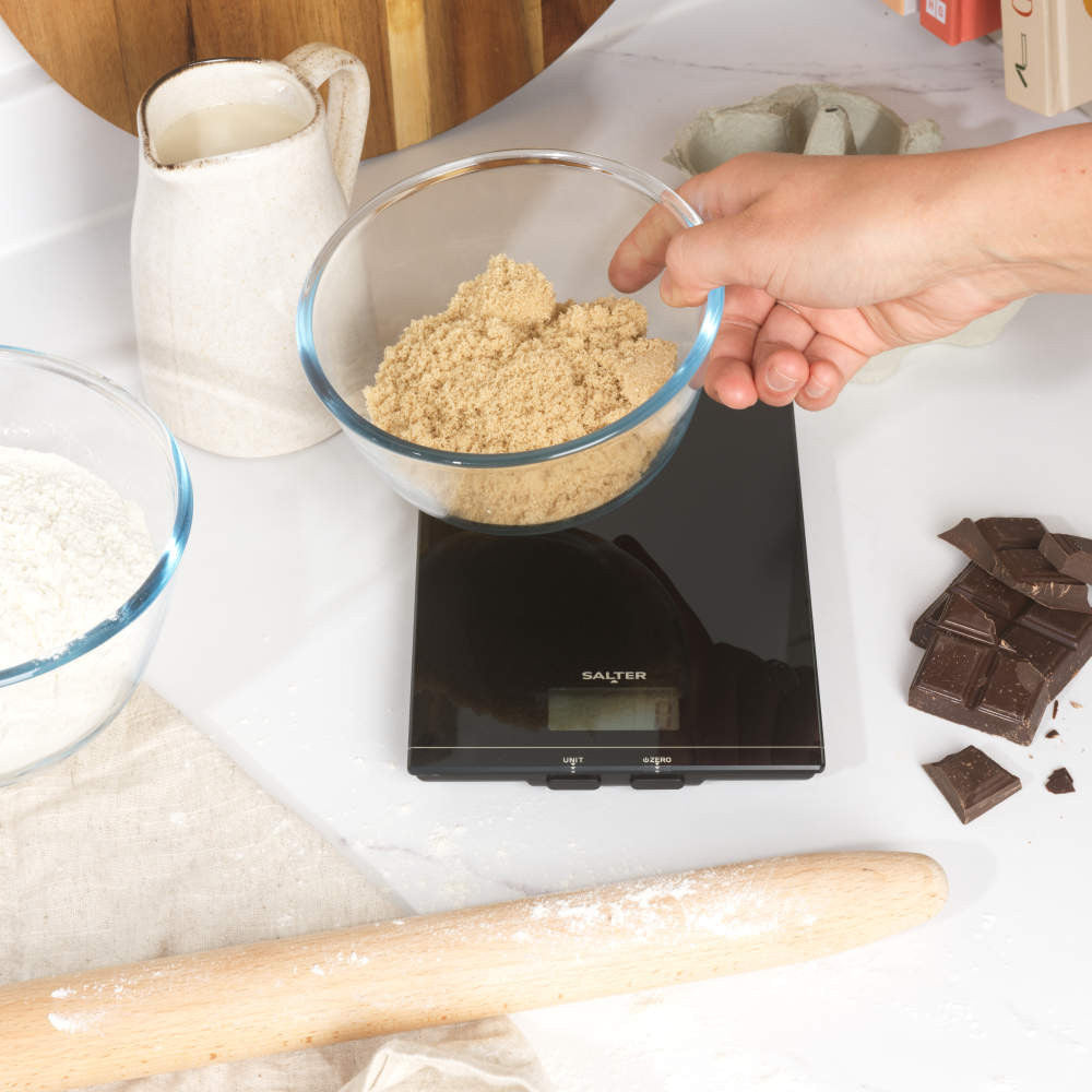 Salter Kuro Glass Electronic Kitchen Scale Black SA00450KFEU12 | 5Kg Capacity | Digital Food Weighing Scale | Aquatronic for Liquids | Add and Weigh Multiple Ingredients | Easy Read LCD Display | Slim Design | Perfect for Baking | Batteries Included