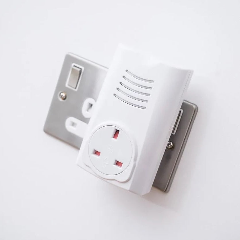 Kingavon Plug In Wireless Door Chime with Socket White DC105 | Choice of 38 Melodies | No Wiring Required | Approx Range 100Mtr