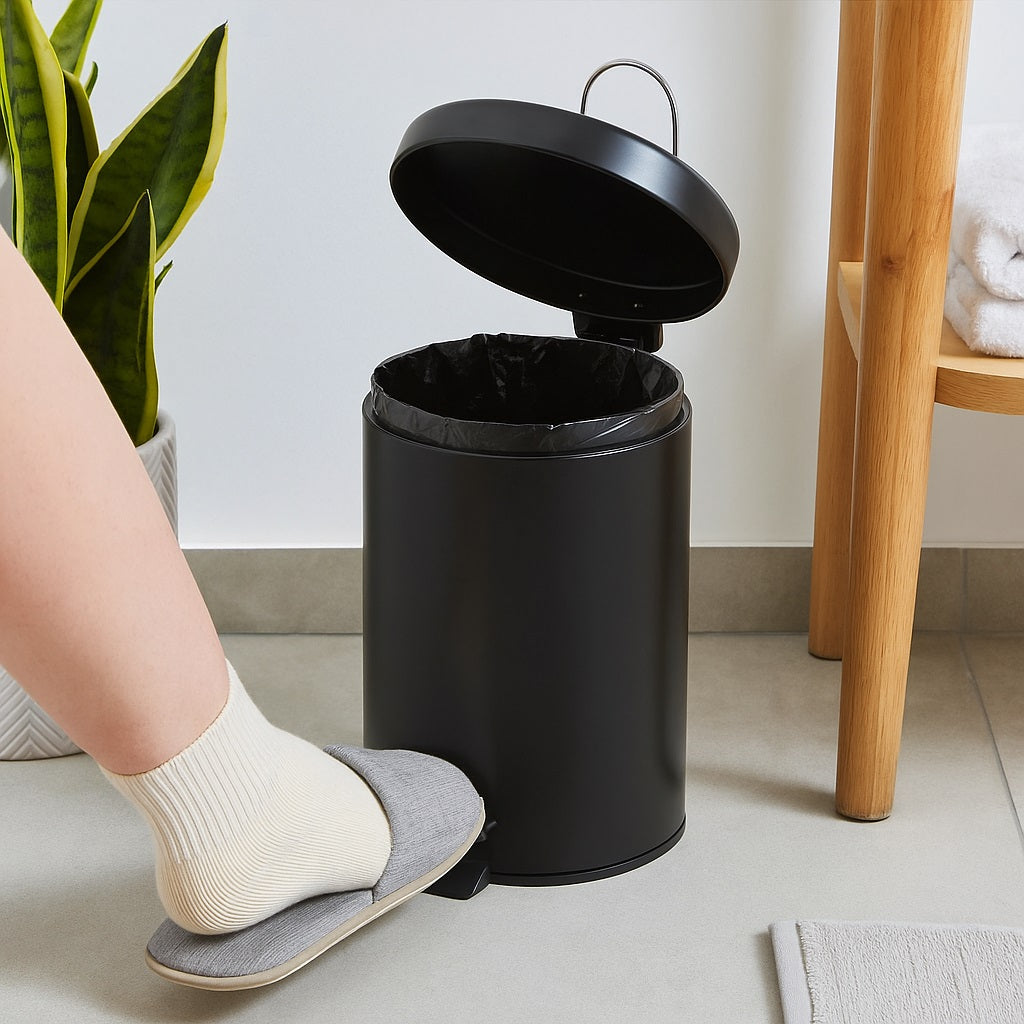 Ashley Housewares Pedal Bin Black 3Ltr PB401 | Stainless Steel Powder Coating | PP Inner Coating | Rust Proof Powder Coated | Easy to Remove and Empty Inner Bucket | Simple and Elegant Design | Hygienic and Easy to Clean | Pedal Opening