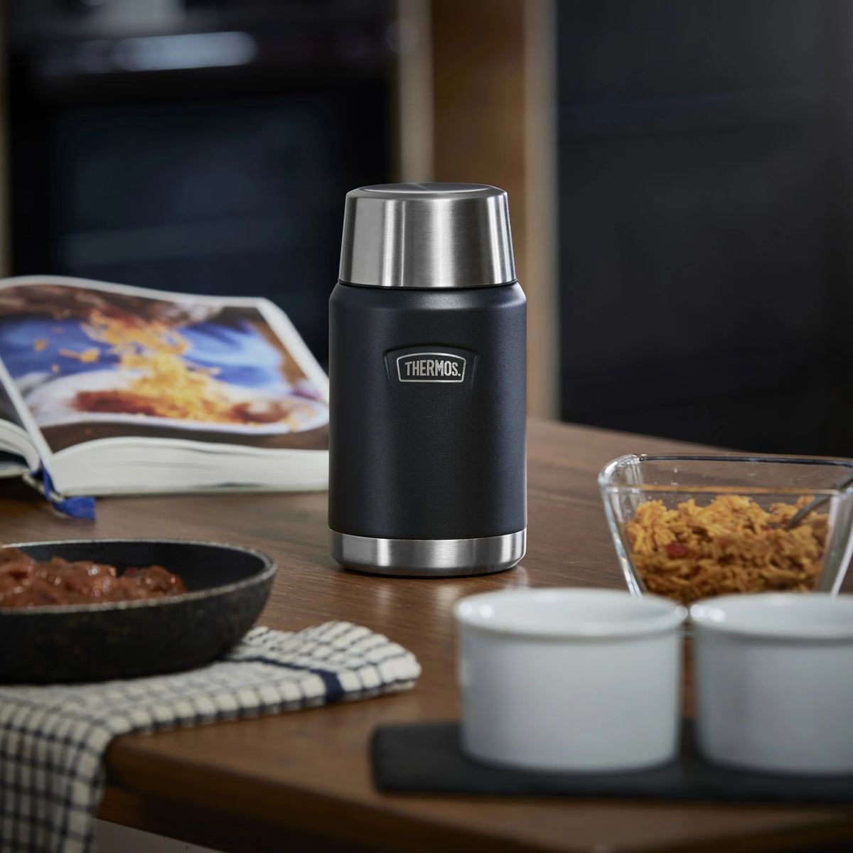 Thermos Icon Series Food Flask Granite Black 10cm x 10cm x 18.5cm 710ml 510g 230155 | Includes Stainless Steel Spoon | Vacuum Insulated Stainless Steel | 14-Hrs Hot and 24-Hrs Cold | Leakproof | Durable and Portable | Non-slip Base | Insulated Pressure