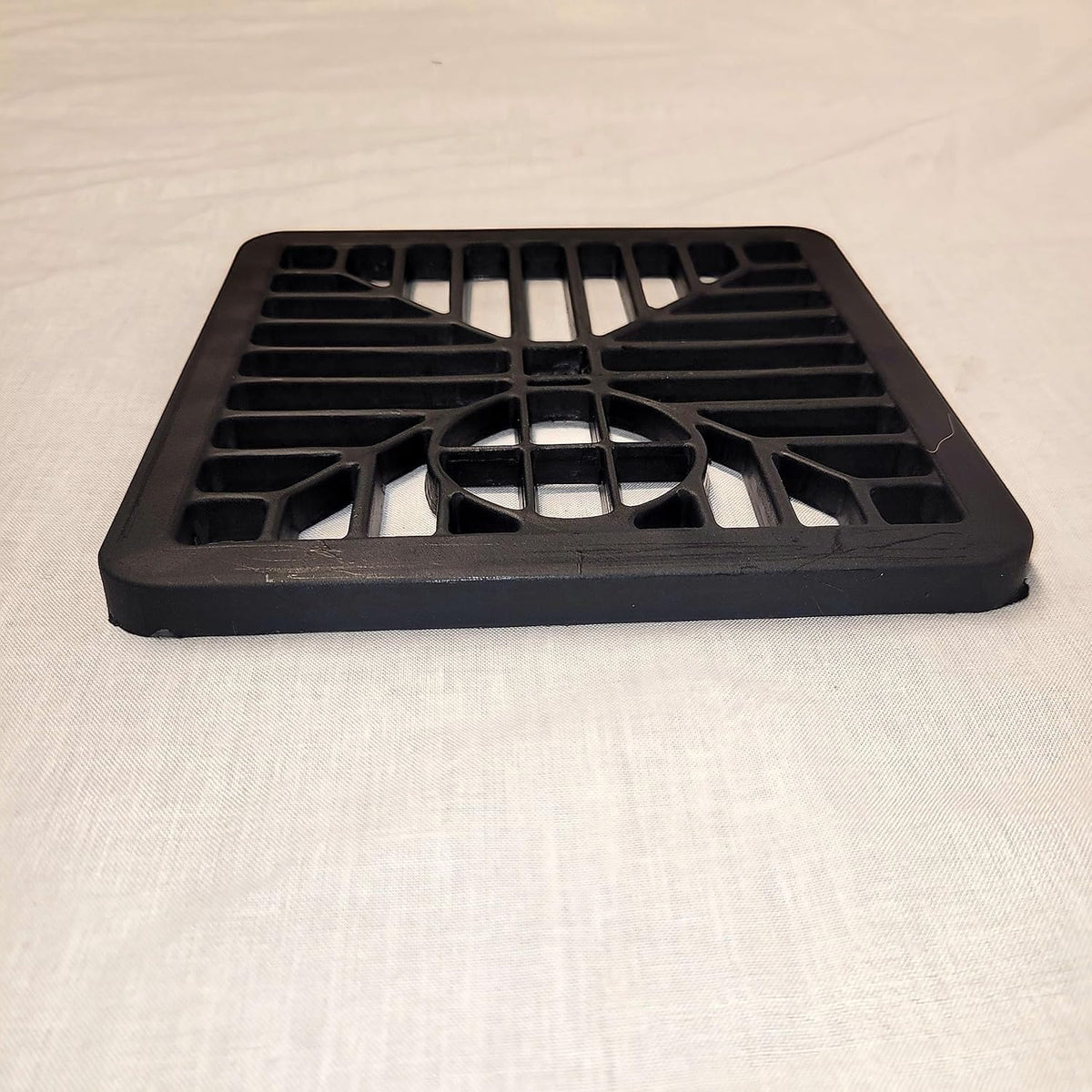 Blackspur Square Plastic Drain Cover Black 146mm x 146mm 60750 | Constructed from Strong Durable Plastic | Outdoor Drain Guard for Preventing Debris Blockage